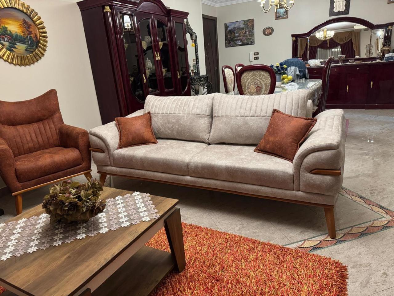 Nasr Home: Near Landmarks Le Caire